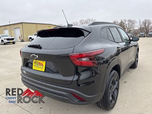 New 2026 Chevrolet Trax LT w/ Midnight Edition image 5