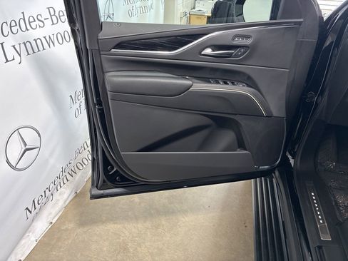 Used 2024 Cadillac Escalade V w/ LPO, ONYX Package image 11