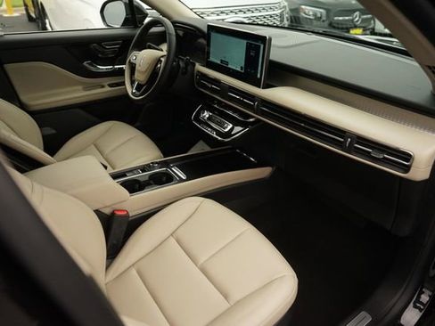 Used 2026 Lincoln Corsair Premiere AWD/4WD image 17