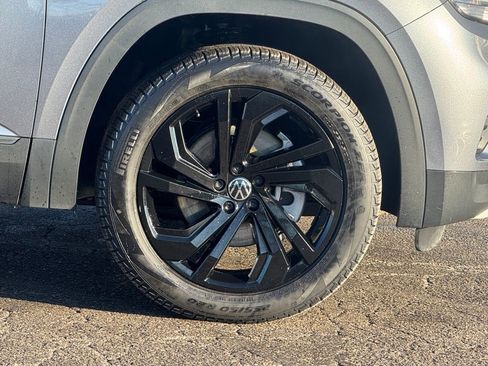 Used 2021 Volkswagen Atlas Cross Sport SE image 3