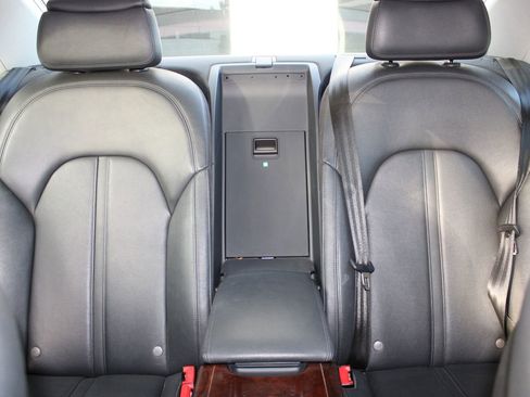 Used 2013 Audi A8 3.0T w/ Driver Assistance Pkg image 7