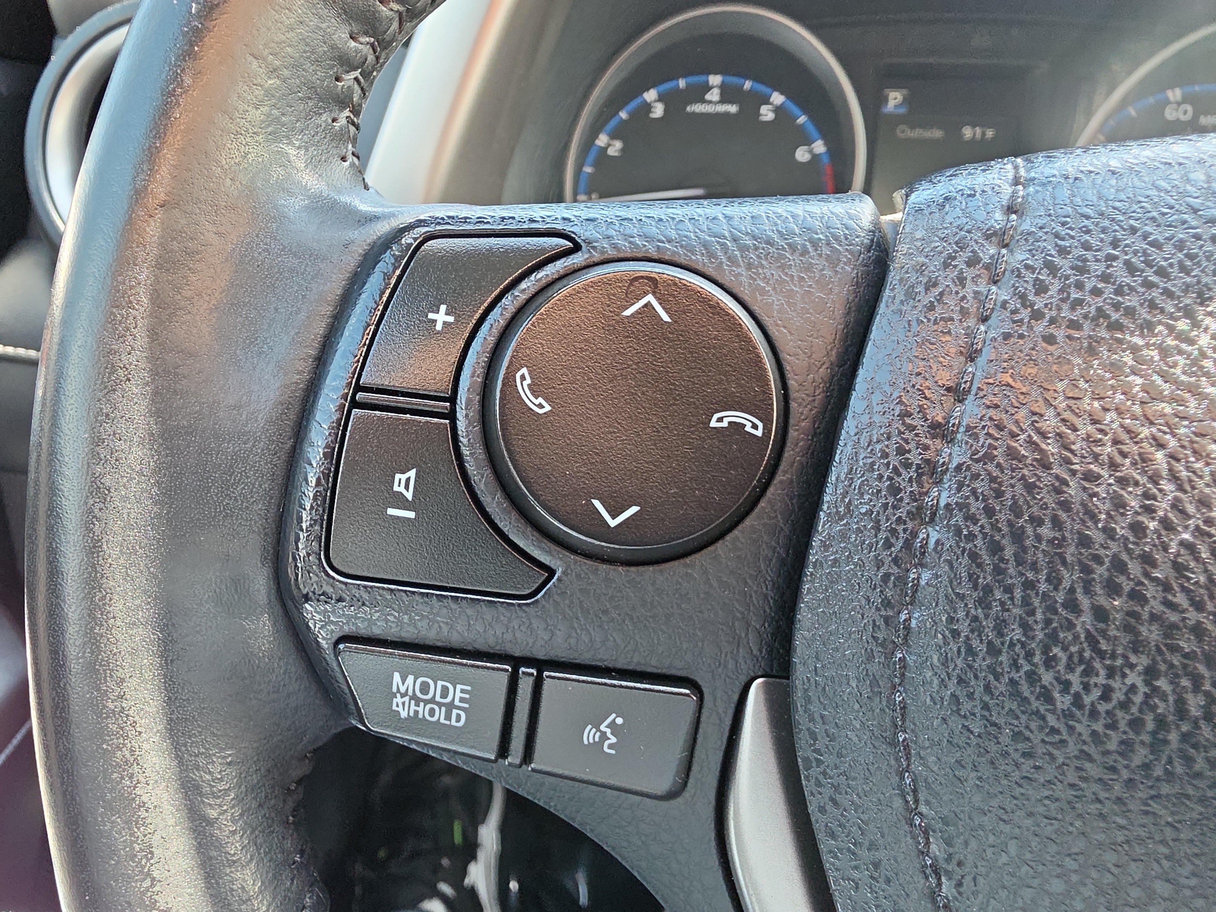 Used 2017 Toyota RAV4 XLE FWD image 14