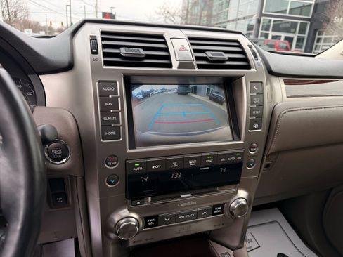 Used 2016 Lexus GX 460 Luxury w/ Preferred Accessory Package image 53