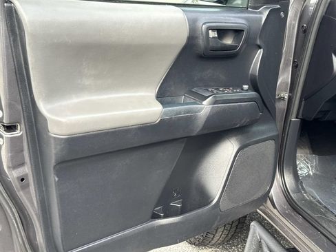 Used 2018 Toyota Tacoma SR RWD image 16