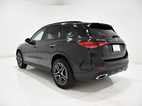Used 2026 Mercedes-Benz GLC 300 4MATIC image 3
