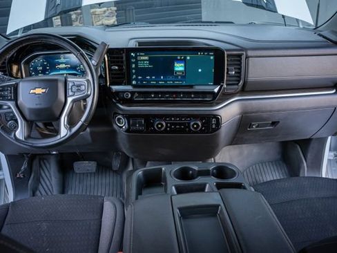 Used 2024 Chevrolet Silverado 2500 LT AWD/4WD image 29