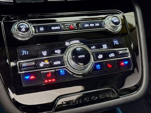 Used 2020 Lincoln Corsair Reserve image 16