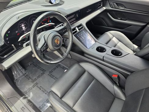 Used 2022 Porsche Taycan image 16