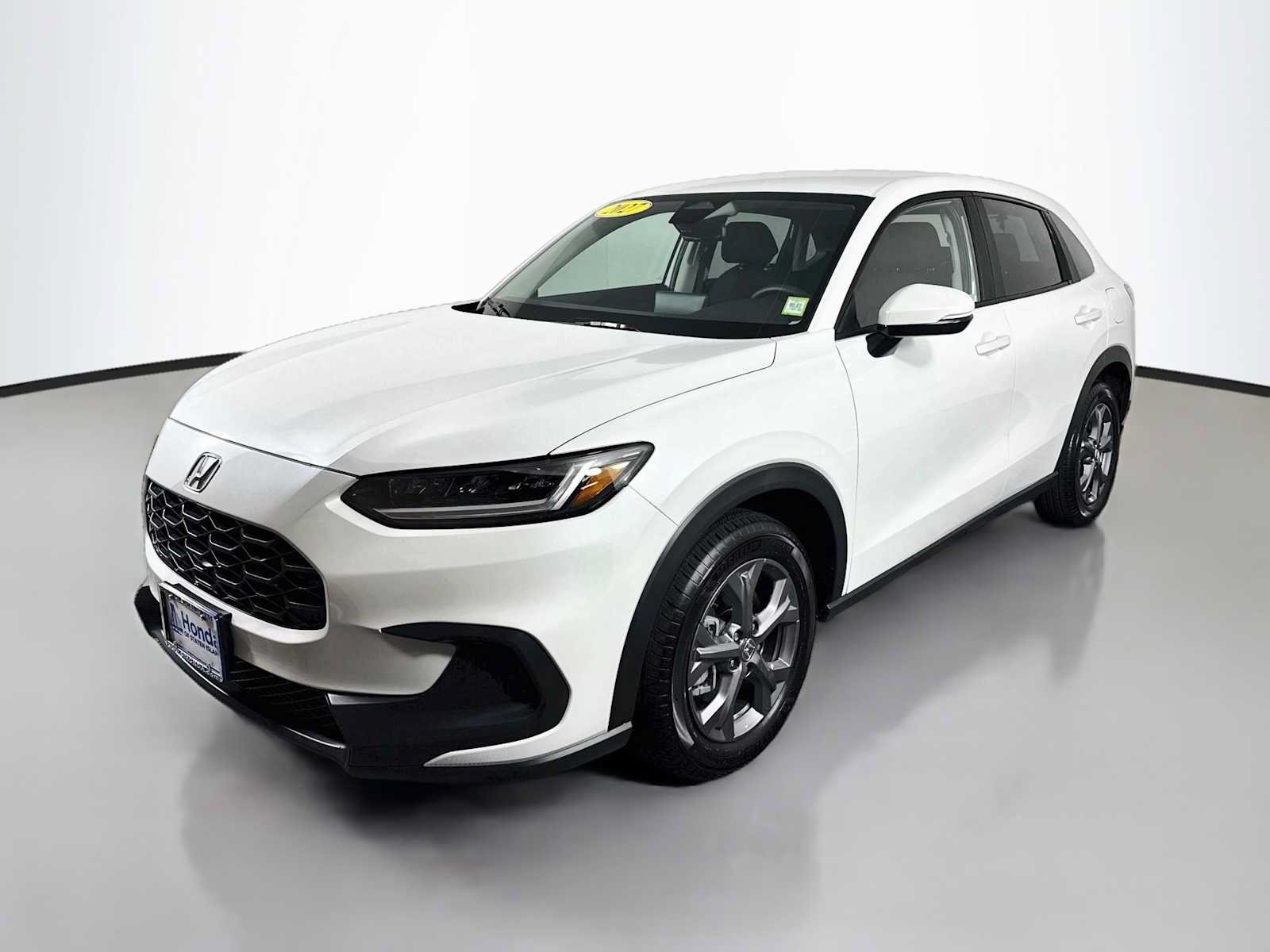 Used 2027 Honda HR-V LX image 3
