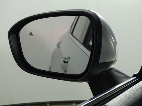 Used 2022 Mitsubishi Outlander ES image 34