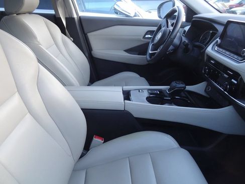 Used 2021 Nissan Rogue SL FWD image 8