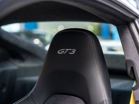 Used 2014 Porsche 911 GT3 w/ Sound Package Plus RWD image 40
