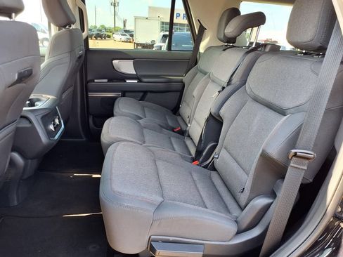 Used 2025 Ford Expedition Active AWD/4WD image 25