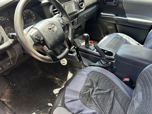 Used 2019 Toyota Tacoma SR w/ SR Convenience Package AWD/4WD image 10