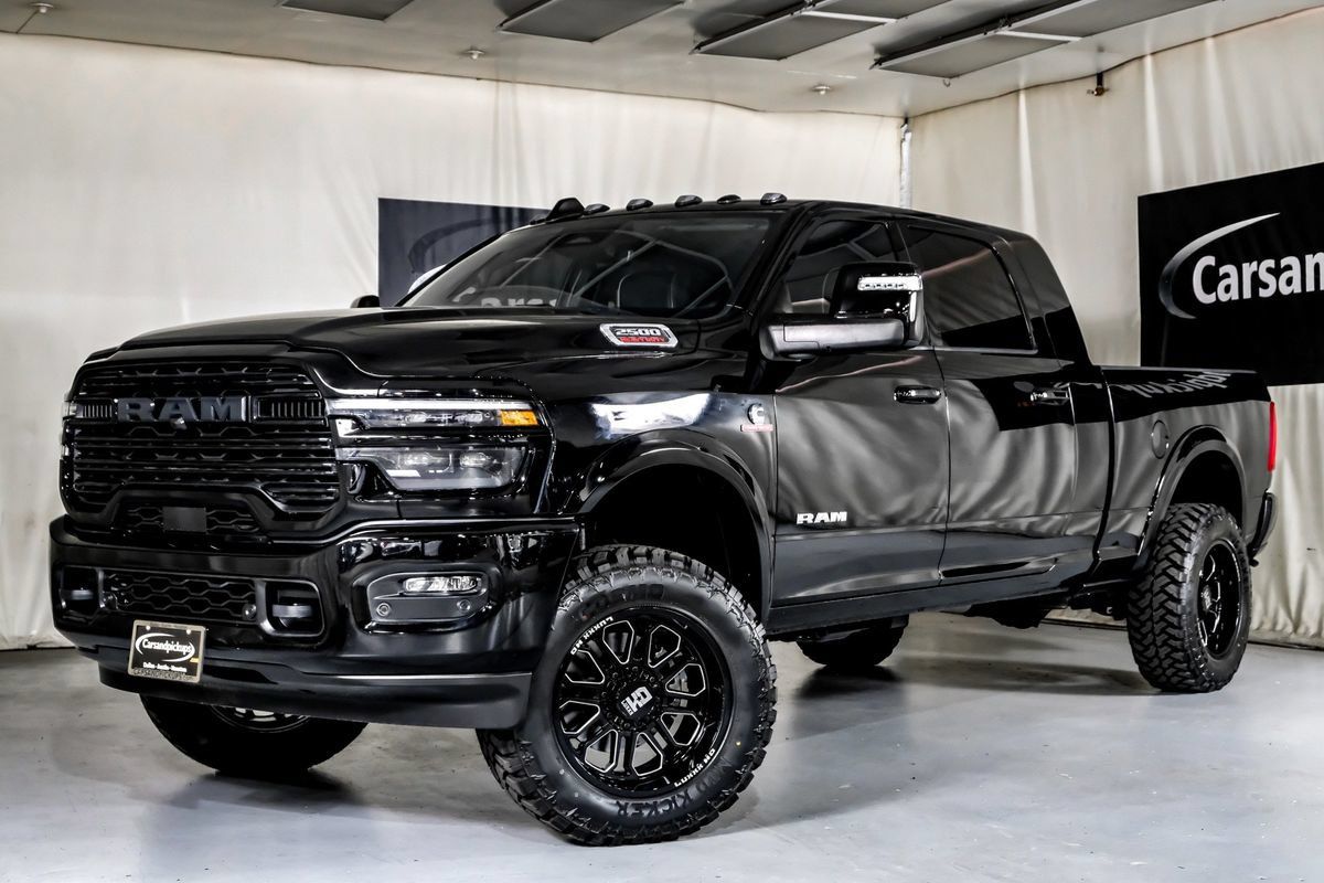 Used 2025 RAM 2500 Laramie AWD/4WD image 5