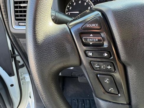 Certified 2022 Nissan Frontier SV w/ Technology Package image 12