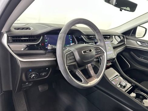 Used 2022 Jeep Grand Cherokee Limited 4xe w/ Luxury Tech Group II image 13