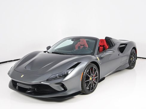 Certified 2023 Ferrari F8 Tributo RWD image 6