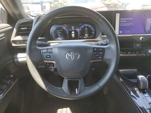 Used 2024 Toyota Crown AWD/4WD image 11
