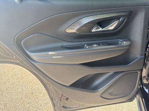 Used 2024 GMC Terrain SLT image 16