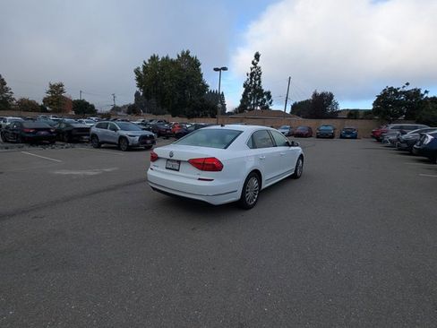 Used 2016 Volkswagen Passat 1.8T SE image 5