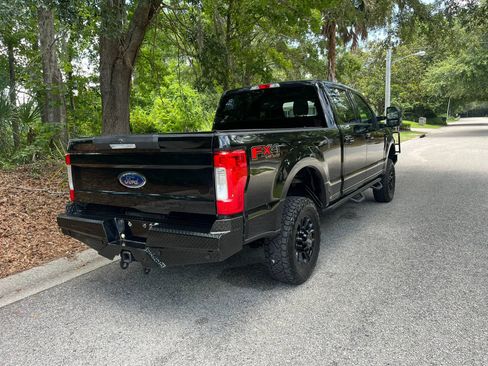Used 2018 Ford F250 XLT w/ XLT Premium Package AWD/4WD image 6