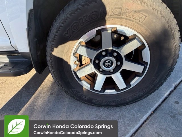 Used 2022 Toyota 4Runner TRD Off-Road AWD/4WD image 35