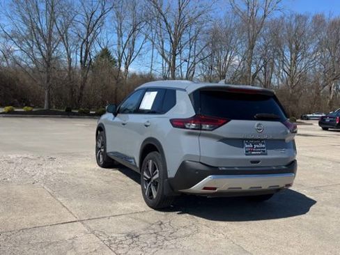 Used 2023 Nissan Rogue Platinum w/ Platinum Premium Package image 7