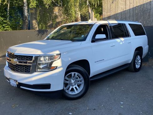 Used 2018 Chevrolet Suburban LT AWD/4WD image 1