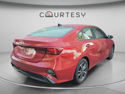 Certified 2024 Kia Forte LXS FWD image 14