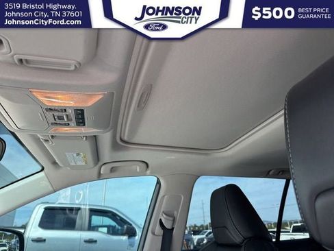 Used 2021 Toyota RAV4 XLE Premium AWD/4WD image 26