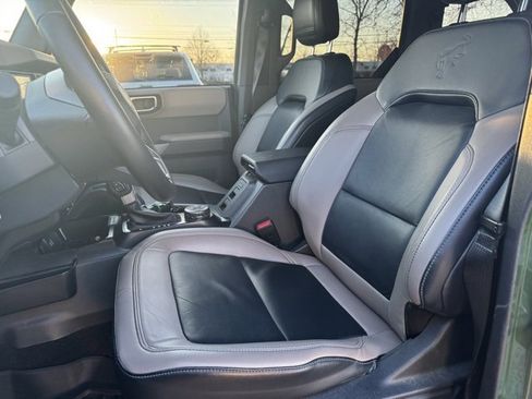 Used 2023 Ford Bronco Wildtrak image 14