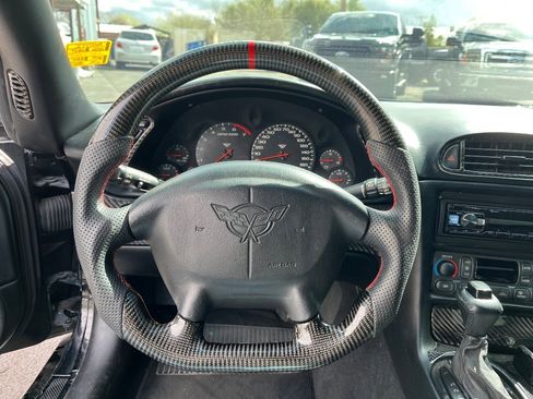 Used 2002 Chevrolet Corvette w/ Preferred Equipment Group2 image 10