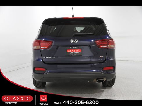 Used 2020 Kia Sorento LX FWD image 19