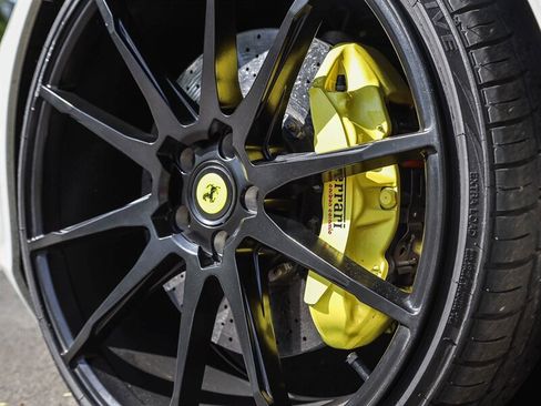 Used 2015 Ferrari California T RWD image 20