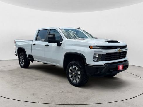 Used 2024 Chevrolet Silverado 2500 Custom w/ Custom Value Package AWD/4WD image 8