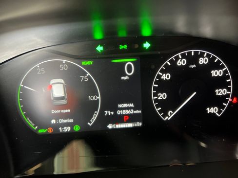 Used 2025 Honda CR-V Sport image 7
