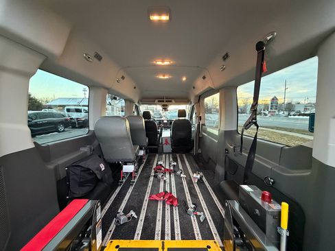 Used 2020 Ford Transit 150 XL image 27