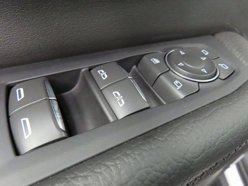 Used 2025 GMC Yukon Denali w/ Sun & Power Step Package image 69