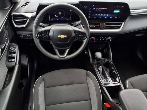 Used 2025 Chevrolet TrailBlazer LT FWD image 21