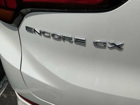 Used 2022 Buick Encore GX Select w/ Sport Touring Package FWD image 9
