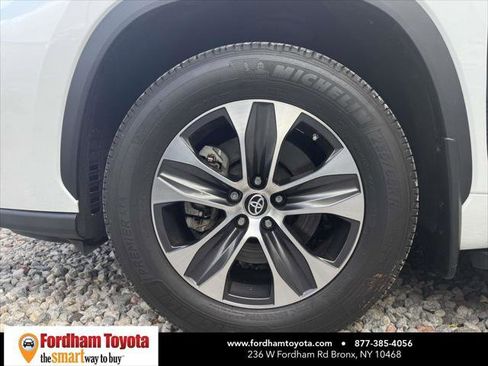 Certified 2022 Toyota Highlander XLE image 10