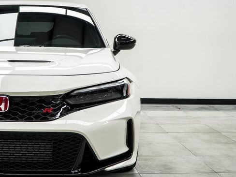 Used 2024 Honda Civic Type R image 4