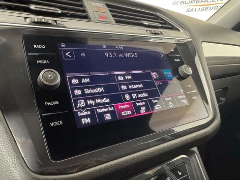 Used 2023 Volkswagen Tiguan SE R-Line FWD image 22