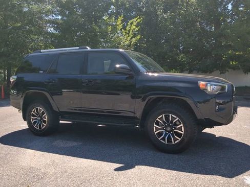 Used 2022 Toyota 4Runner SR5 AWD/4WD image 2