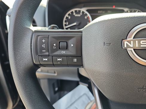 Used 2025 Nissan Rogue S FWD image 14