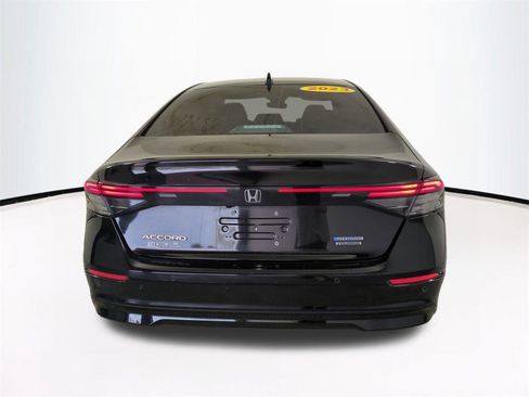 Used 2023 Honda Accord Touring image 6