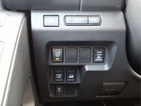 Used 2024 Nissan Frontier SV w/ SV Convenience Package image 16