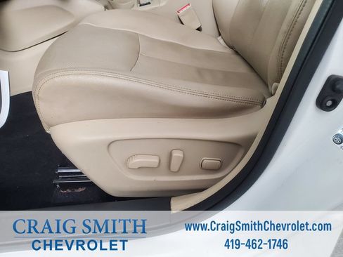 Used 2016 Nissan Rogue SL w/ SL Premium Package FWD image 11