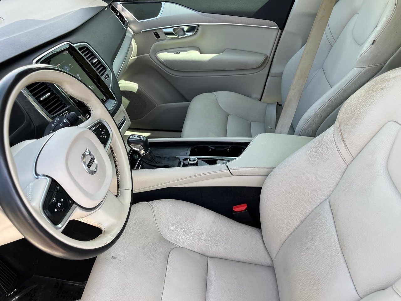 Used 2022 Volvo XC90 T5 Momentum AWD/4WD image 17